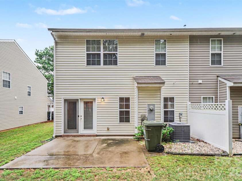 1011 Silver Springs Road, Fort Mill, SC 29715.  MLS# CAR4376380, YatesRealty ID 22907. 