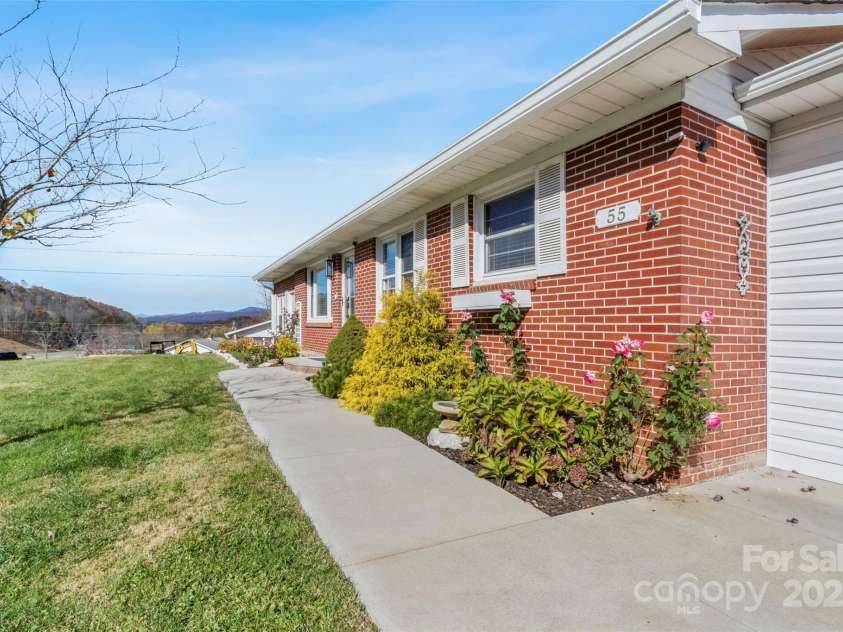 55 Cataberry Lane, Burnsville, NC 28714.  MLS# CAR4319951, YatesRealty ID 2291. 