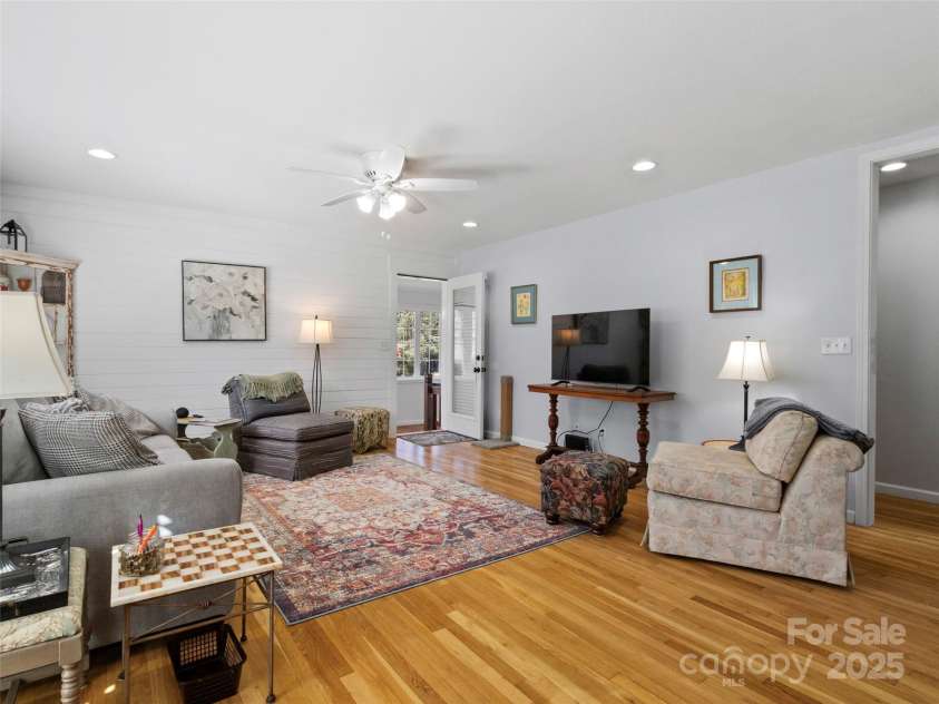 55 Cataberry Lane, Burnsville, NC 28714.  MLS# CAR4319951, YatesRealty ID 2291. 