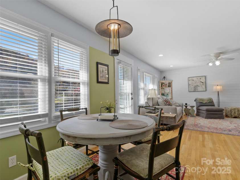 55 Cataberry Lane, Burnsville, NC 28714.  MLS# CAR4319951, YatesRealty ID 2291. 