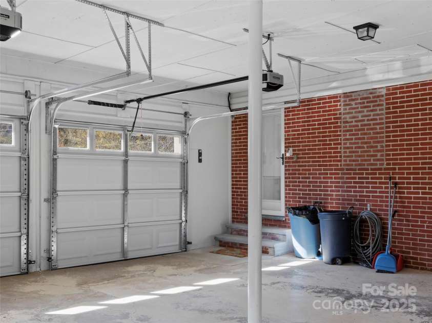 55 Cataberry Lane, Burnsville, NC 28714.  MLS# CAR4319951, YatesRealty ID 2291. 