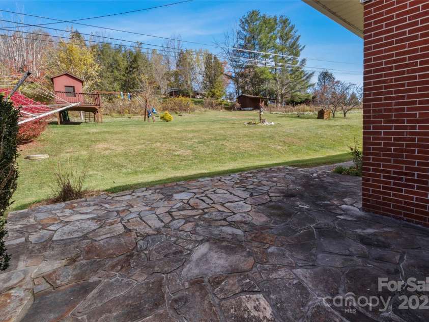 55 Cataberry Lane, Burnsville, NC 28714.  MLS# CAR4319951, YatesRealty ID 2291. 