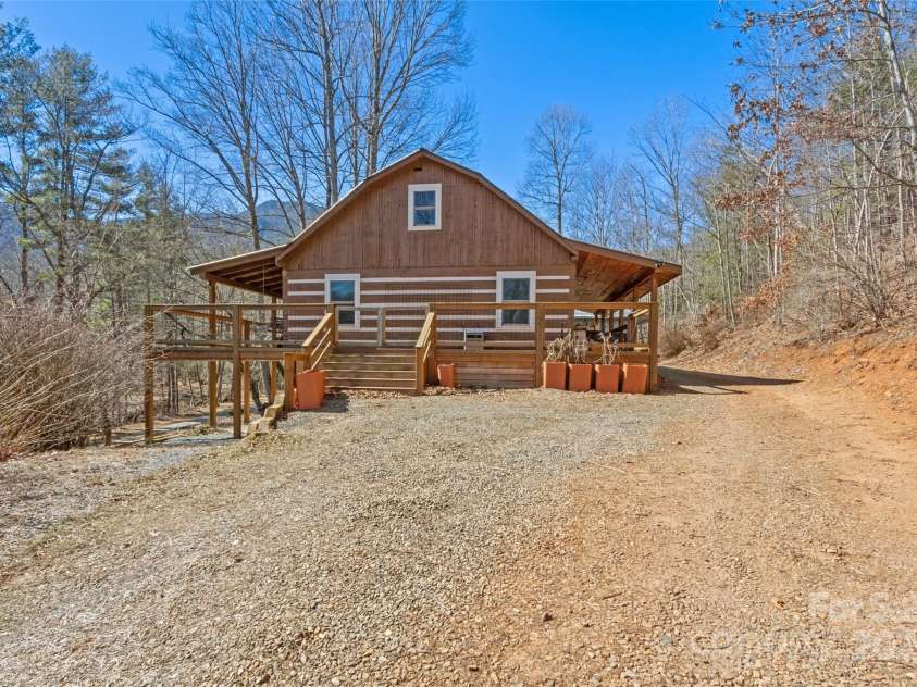 620 Hickory Springs Road, Burnsville, NC 28714.  MLS# CAR4228193, YatesRealty ID 2291. 
