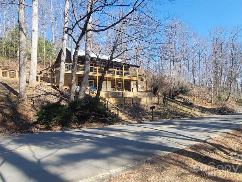 620 Hickory Springs Road, Burnsville, NC 28714.  MLS# CAR4228193, YatesRealty ID 2291. 