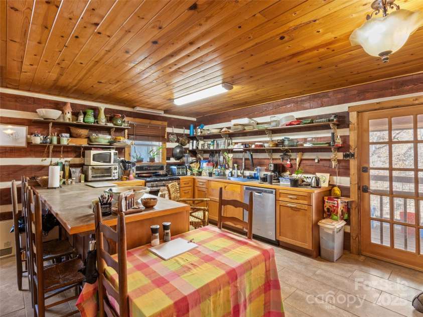 620 Hickory Springs Road, Burnsville, NC 28714.  MLS# CAR4228193, YatesRealty ID 2291. 