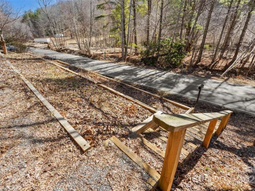 620 Hickory Springs Road, Burnsville, NC 28714.  MLS# CAR4228193, YatesRealty ID 2291. 