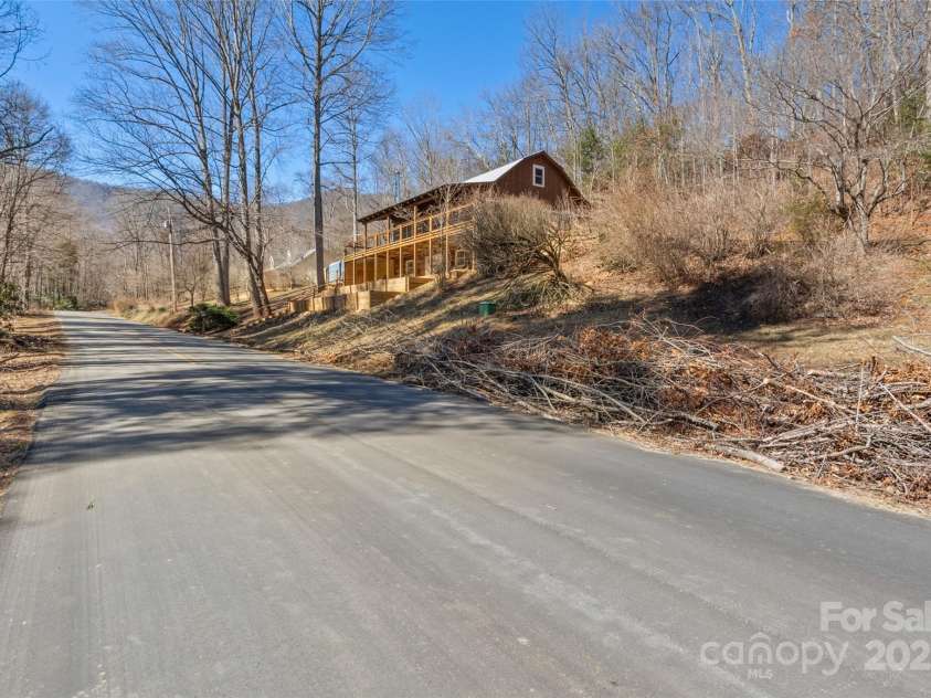 620 Hickory Springs Road, Burnsville, NC 28714.  MLS# CAR4228193, YatesRealty ID 2291. 