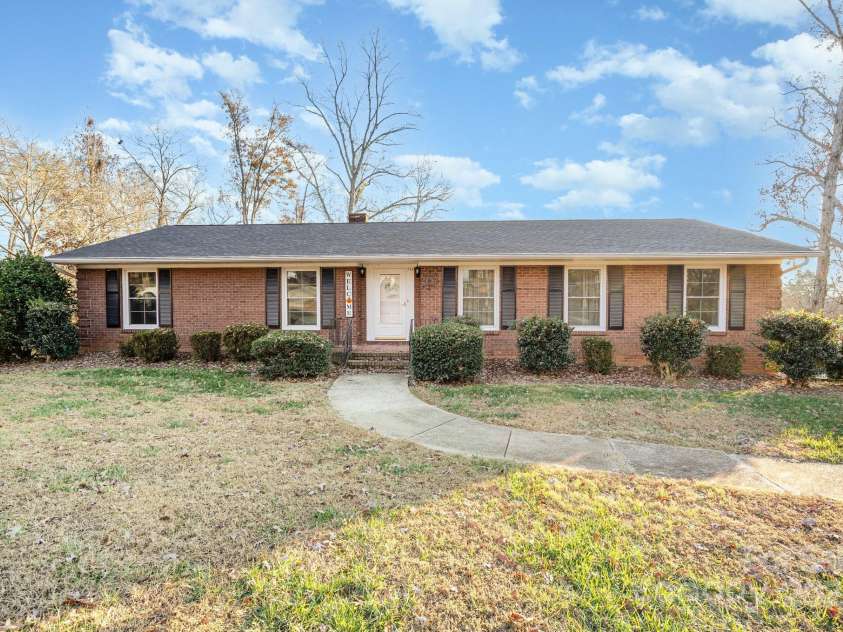 714 Shady Drive, Albemarle, NC 28001.  MLS# CAR4327458, YatesRealty ID 22910. 