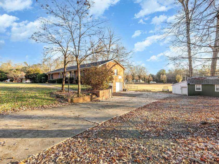 714 Shady Drive, Albemarle, NC 28001.  MLS# CAR4327458, YatesRealty ID 22910. 