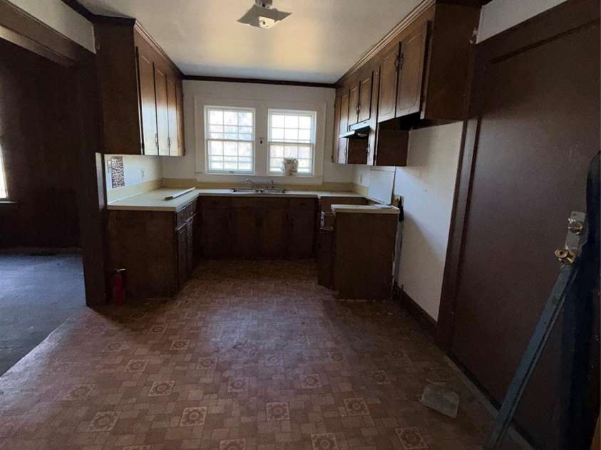 1015 Clark Street, Rocky Mount, NC 27801.  MLS# CAR4357407, YatesRealty ID 22911. 