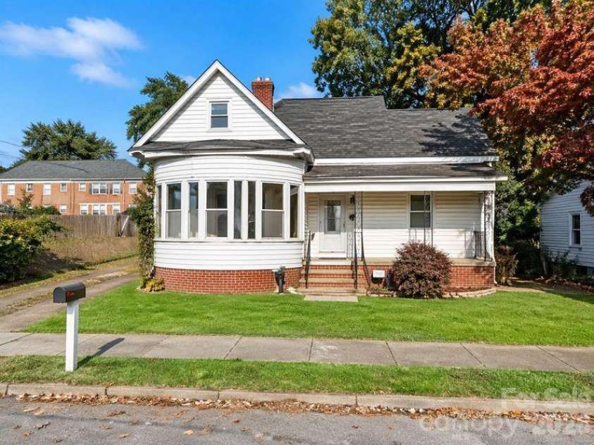 1015 Clark Street, Rocky Mount, NC 27801.  MLS# CAR4357407, YatesRealty ID 22911. 