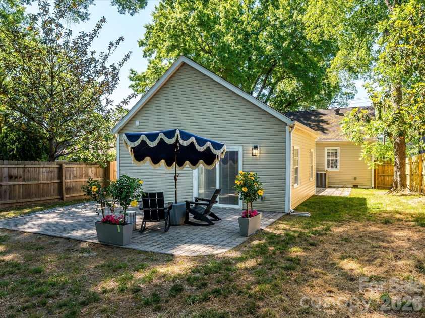 1929 Mecklenburg Avenue, Charlotte, NC 28205.  MLS# CAR4366815, YatesRealty ID 22912. 