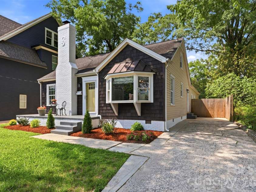 1929 Mecklenburg Avenue, Charlotte, NC 28205.  MLS# CAR4366815, YatesRealty ID 22912. 