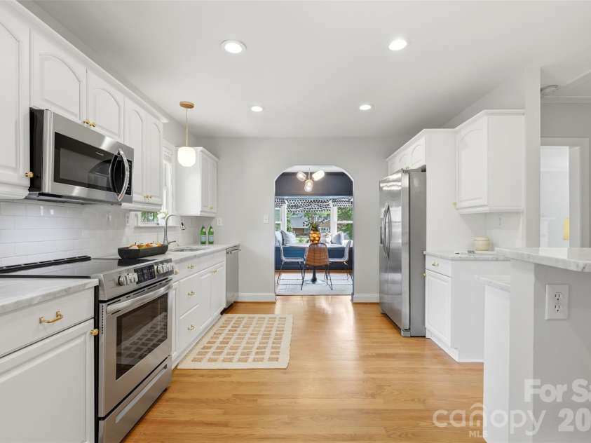 1929 Mecklenburg Avenue, Charlotte, NC 28205.  MLS# CAR4366815, YatesRealty ID 22912. 