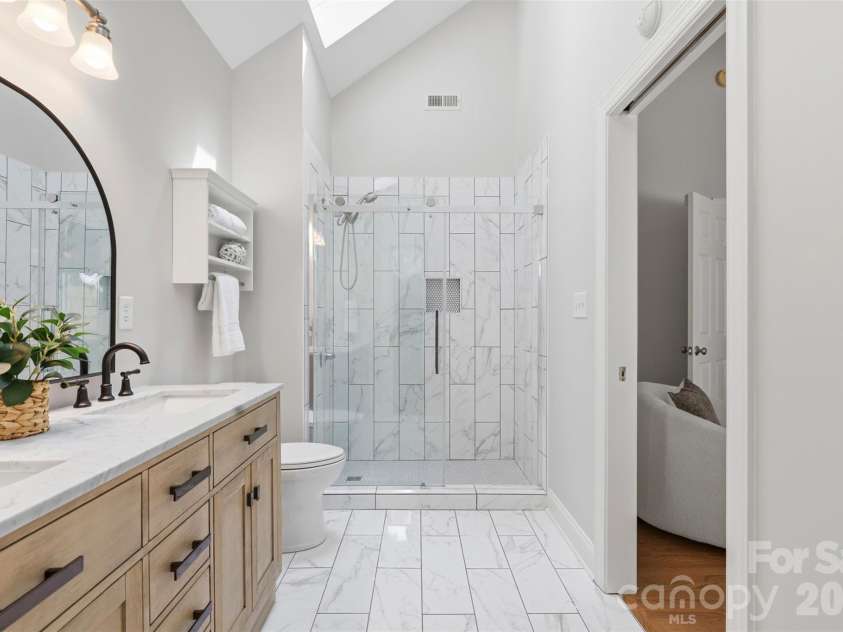 1929 Mecklenburg Avenue, Charlotte, NC 28205.  MLS# CAR4366815, YatesRealty ID 22912. 