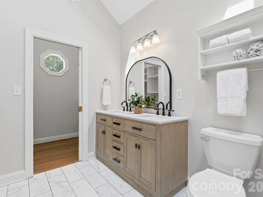 1929 Mecklenburg Avenue, Charlotte, NC 28205.  MLS# CAR4366815, YatesRealty ID 22912. 