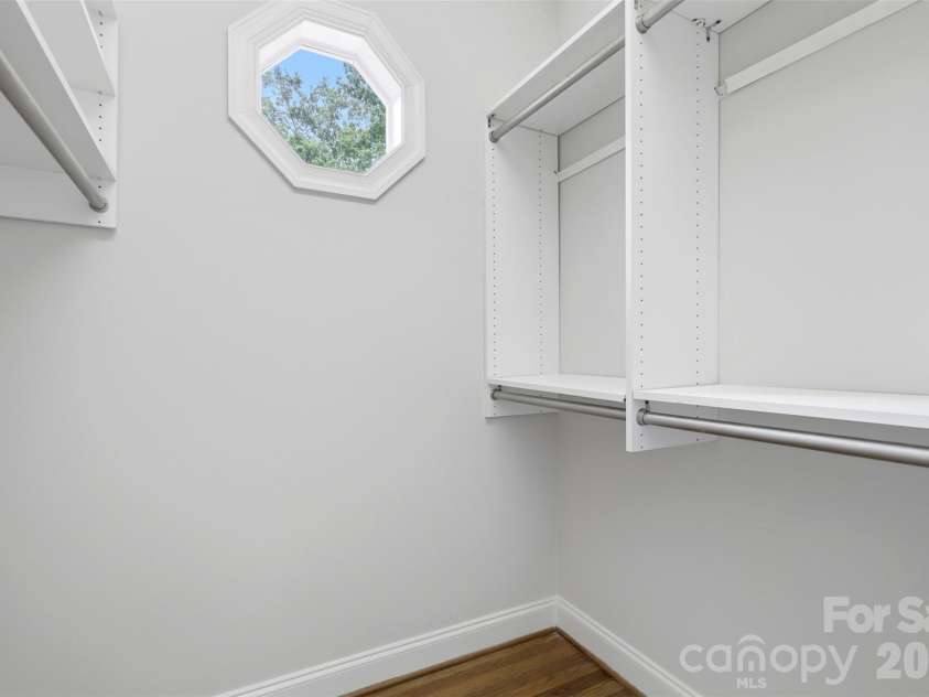 1929 Mecklenburg Avenue, Charlotte, NC 28205.  MLS# CAR4366815, YatesRealty ID 22912. 