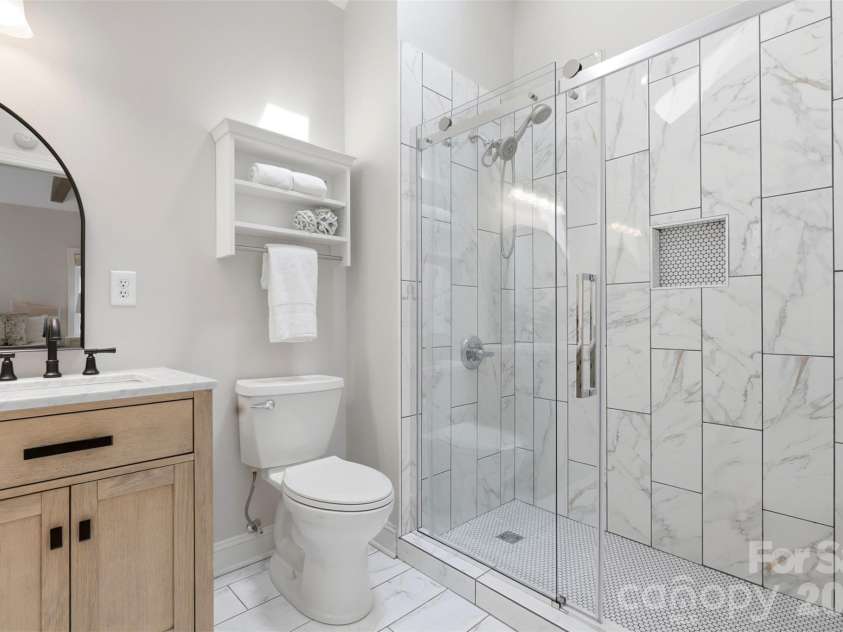 1929 Mecklenburg Avenue, Charlotte, NC 28205.  MLS# CAR4366815, YatesRealty ID 22912. 