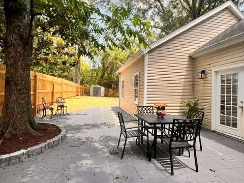 1929 Mecklenburg Avenue, Charlotte, NC 28205.  MLS# CAR4366815, YatesRealty ID 22912. 