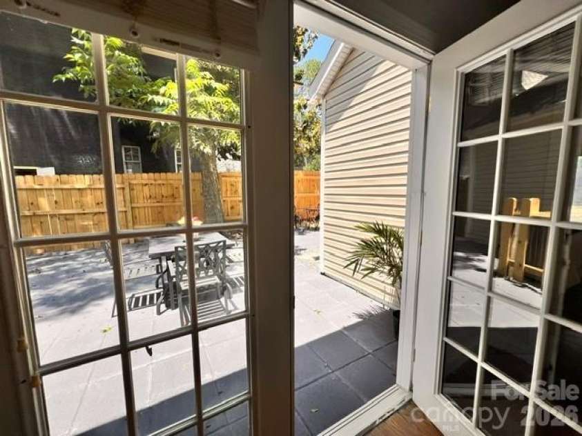1929 Mecklenburg Avenue, Charlotte, NC 28205.  MLS# CAR4366815, YatesRealty ID 22912. 