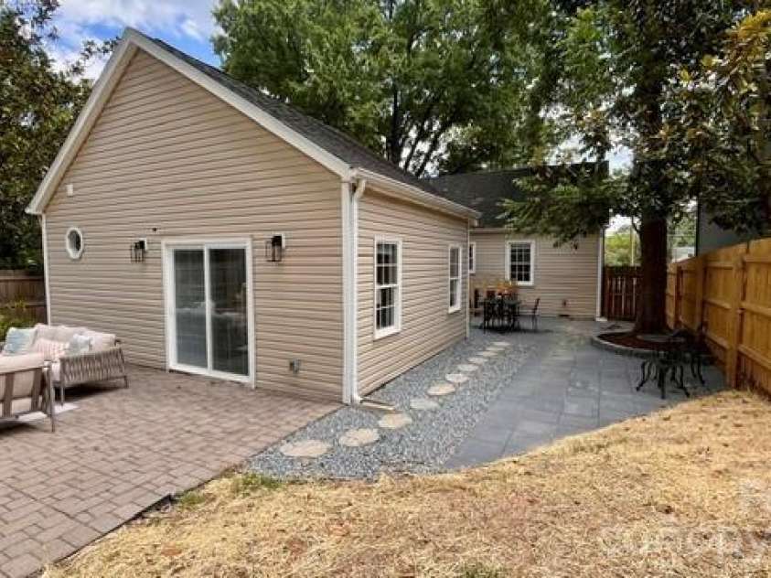 1929 Mecklenburg Avenue, Charlotte, NC 28205.  MLS# CAR4366815, YatesRealty ID 22912. 