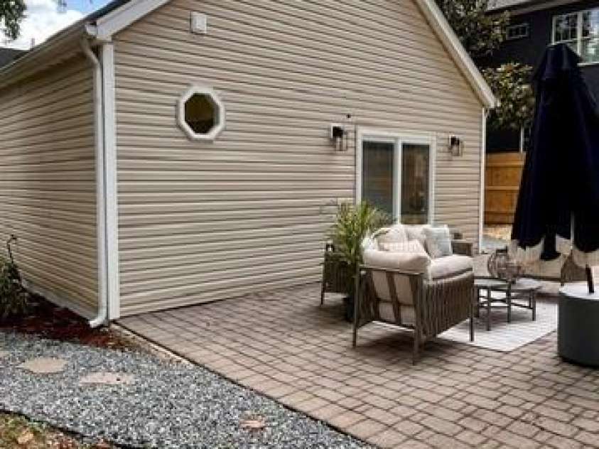 1929 Mecklenburg Avenue, Charlotte, NC 28205.  MLS# CAR4366815, YatesRealty ID 22912. 