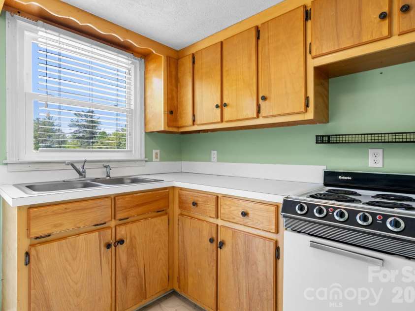 2113 White Pine Drive, Granite Falls, NC 28638.  MLS# CAR4376229, YatesRealty ID 22913. 
