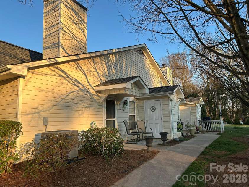 21153 Cold Spring Lane, Cornelius, NC 28031.  MLS# CAR4355327, YatesRealty ID 22914. Exterior Front Door