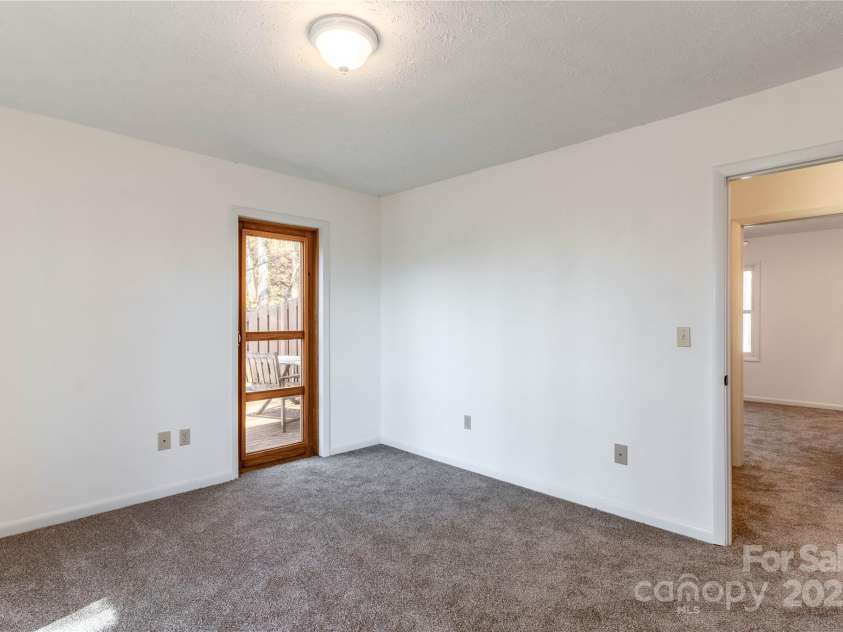 404 Buck Cove Terrace, Asheville, NC 28805.  MLS# CAR4217791, YatesRealty ID 22914. Back Bedroom
