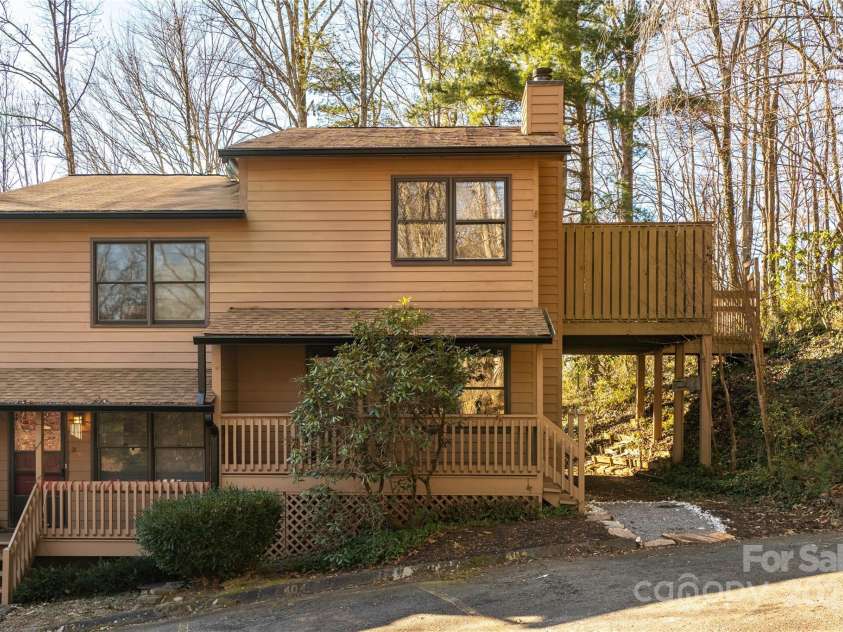 404 Buck Cove Terrace, Asheville, NC 28805.  MLS# CAR4217791, YatesRealty ID 22914. End Unit