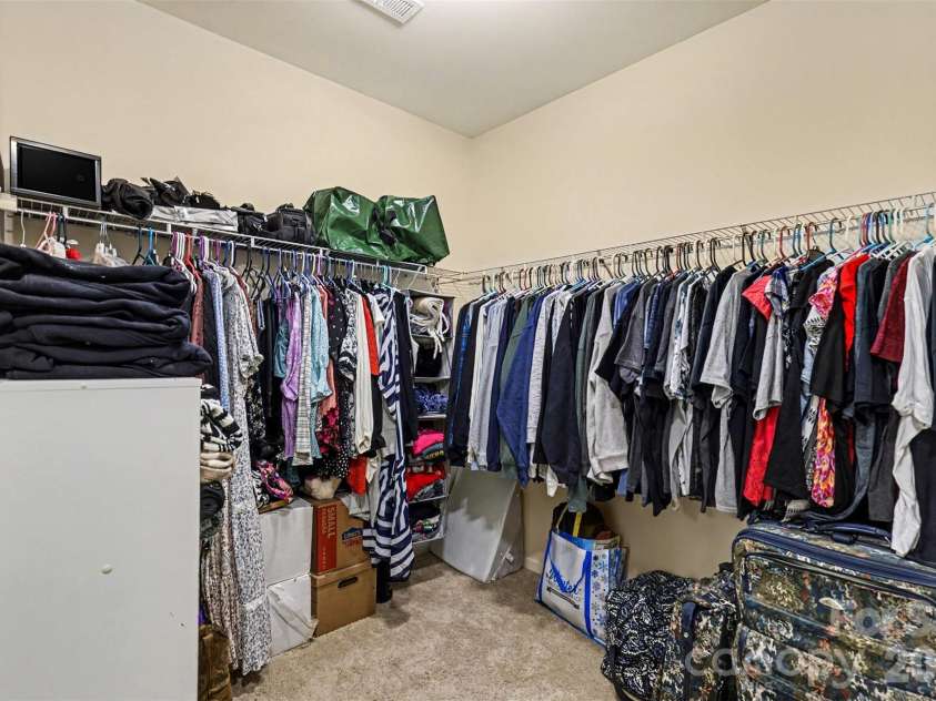 1405 Calder Drive, Indian Trail, NC 28079.  MLS# CAR4401073, YatesRealty ID 22917. Primary walk-in closet