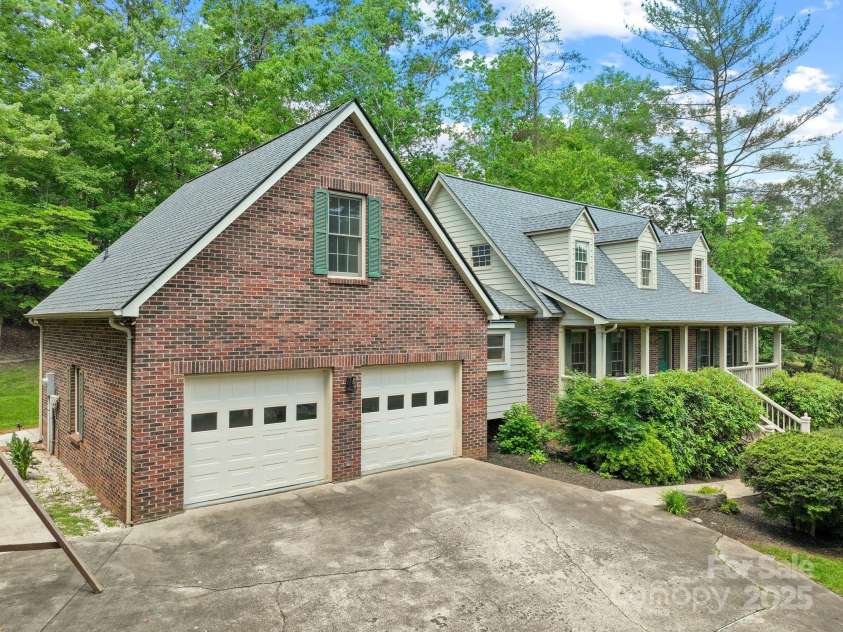 304 La Foret Drive, Morganton, NC 28655.  MLS# CAR4256952, YatesRealty ID 22917. 