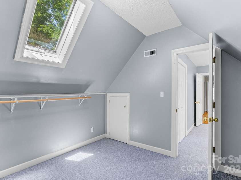 304 La Foret Drive, Morganton, NC 28655.  MLS# CAR4256952, YatesRealty ID 22917. 