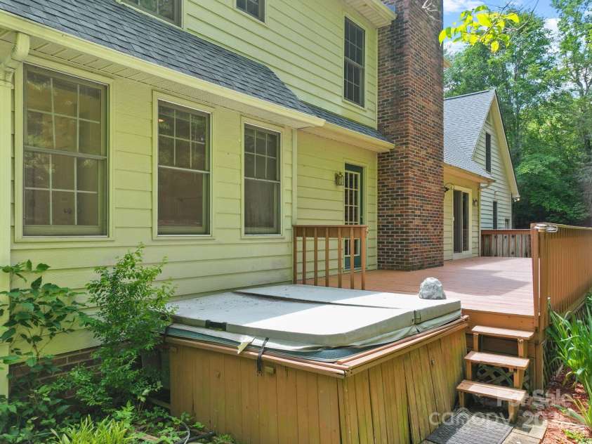 304 La Foret Drive, Morganton, NC 28655.  MLS# CAR4256952, YatesRealty ID 22917. 