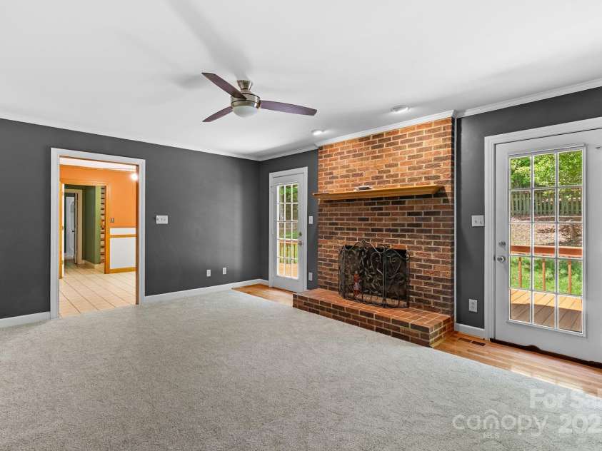 304 La Foret Drive, Morganton, NC 28655.  MLS# CAR4256952, YatesRealty ID 22917. Living Room