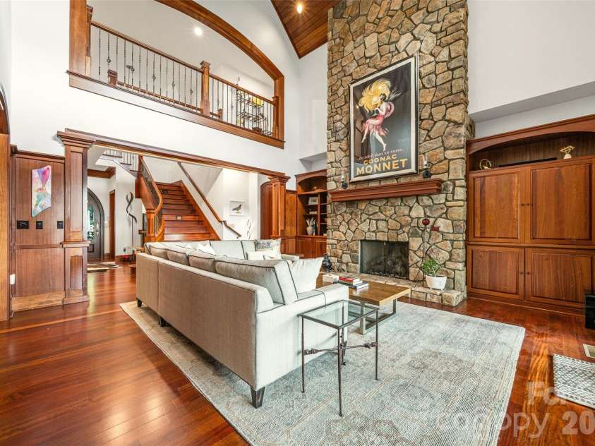 8 Timberwolf Court, Asheville, NC 28804.  MLS# CAR4369628, YatesRealty ID 22918. 