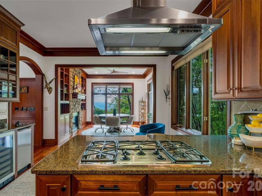 8 Timberwolf Court, Asheville, NC 28804.  MLS# CAR4369628, YatesRealty ID 22918. 