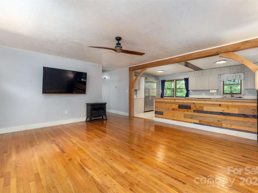 24 Arco Road, Asheville, NC 28805.  MLS# CAR4273100, YatesRealty ID 22919. 