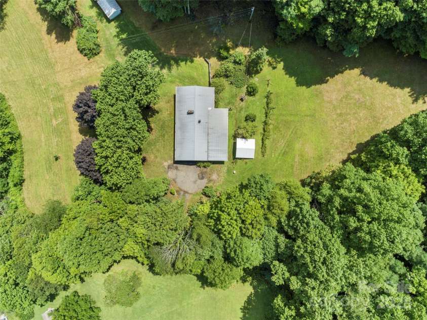 145 Appalachian Drive, Burnsville, NC 28714.  MLS# CAR4164720, YatesRealty ID 2292. 