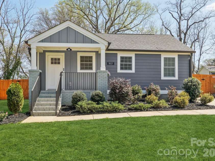 1821 Garibaldi Avenue, Charlotte, NC 28208.  MLS# CAR4354837, YatesRealty ID 22920. Exterior Front