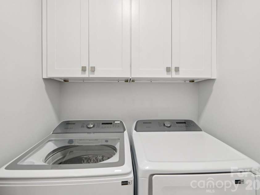 1821 Garibaldi Avenue, Charlotte, NC 28208.  MLS# CAR4354837, YatesRealty ID 22920. Laundry