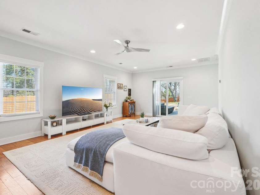 1821 Garibaldi Avenue, Charlotte, NC 28208.  MLS# CAR4354837, YatesRealty ID 22920. Living Room