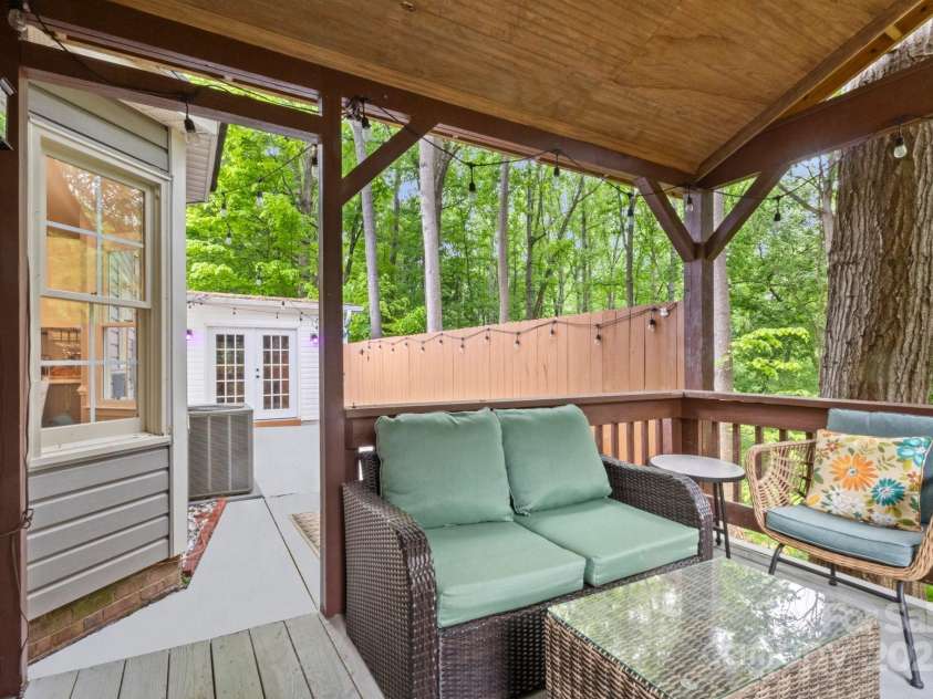 8819 Kishorn Court, Charlotte, NC 28215.  MLS# CAR4251136, YatesRealty ID 22920. 
