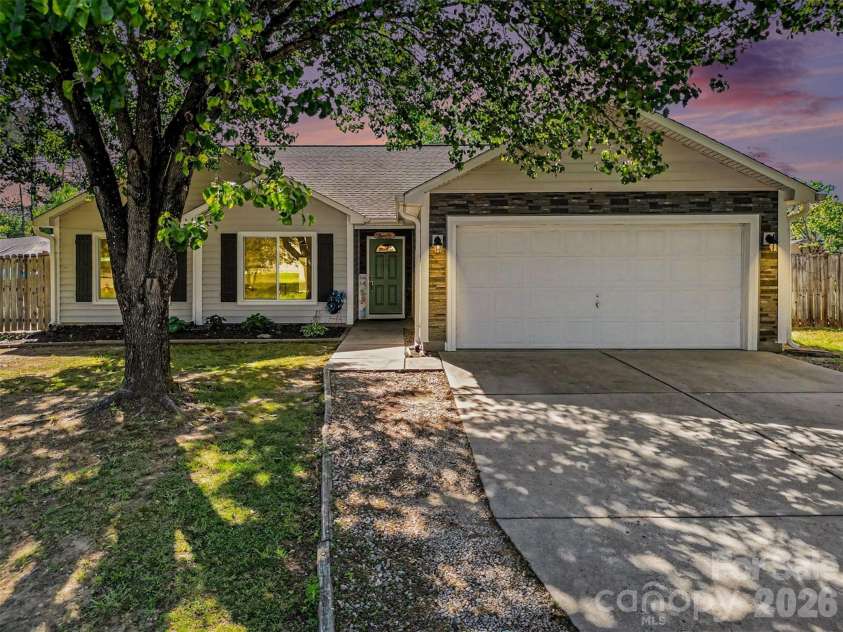199 Austin Run Court, Kannapolis, NC 28083.  MLS# CAR4369473, YatesRealty ID 22921. 