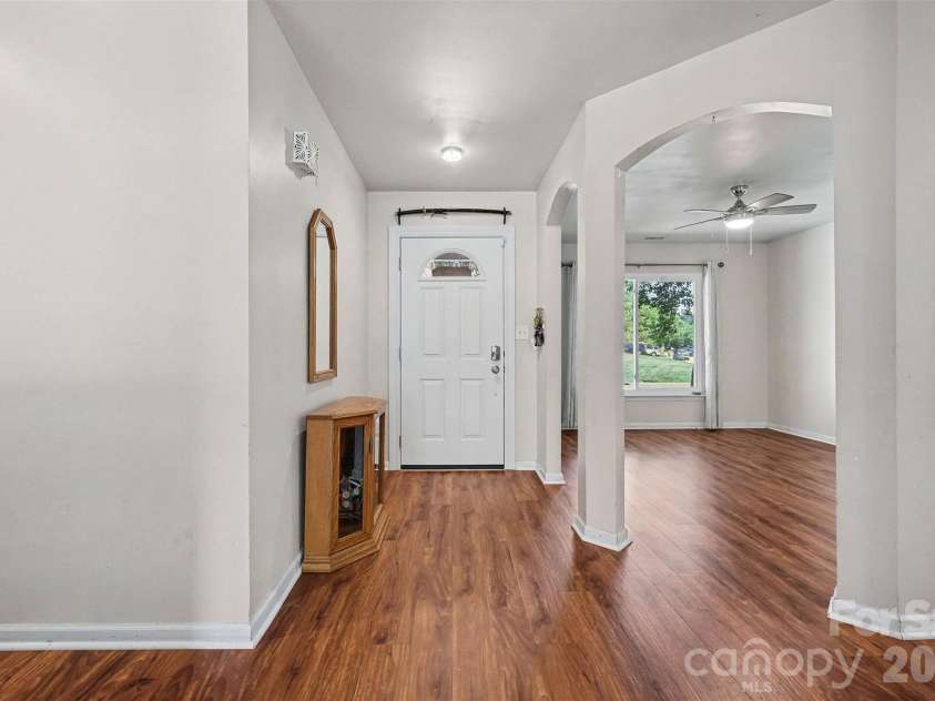 199 Austin Run Court, Kannapolis, NC 28083.  MLS# CAR4369473, YatesRealty ID 22921. 