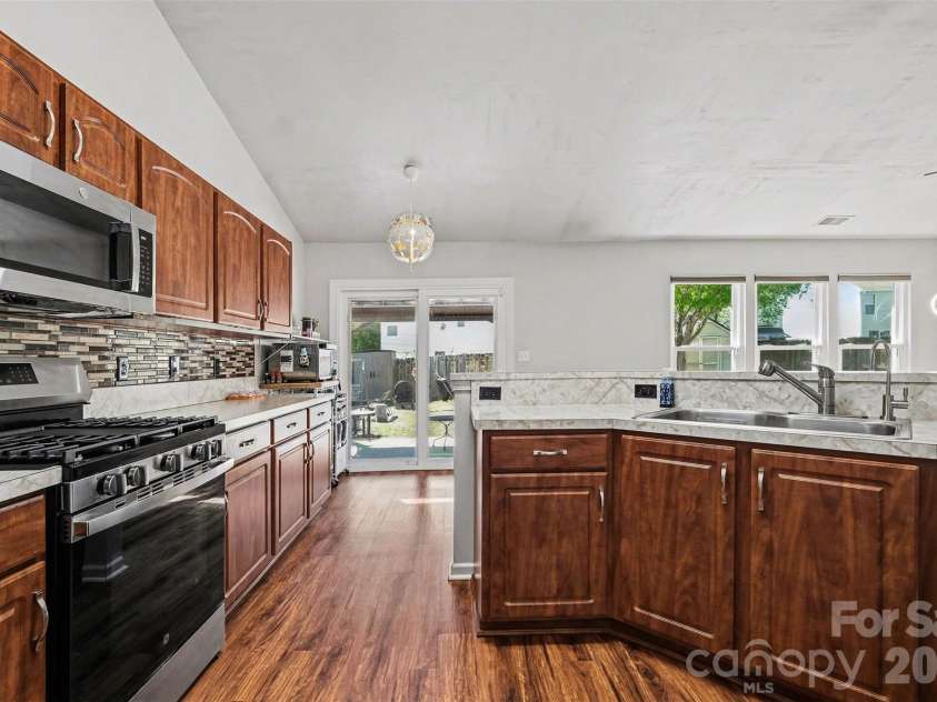 199 Austin Run Court, Kannapolis, NC 28083.  MLS# CAR4369473, YatesRealty ID 22921. 