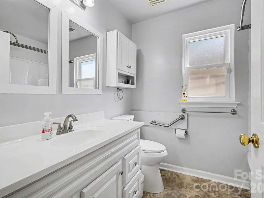 199 Austin Run Court, Kannapolis, NC 28083.  MLS# CAR4369473, YatesRealty ID 22921. 