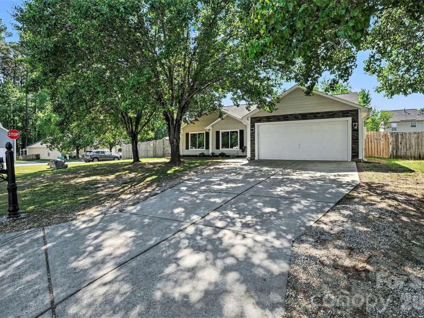 199 Austin Run Court, Kannapolis, NC 28083.  MLS# CAR4369473, YatesRealty ID 22921. 