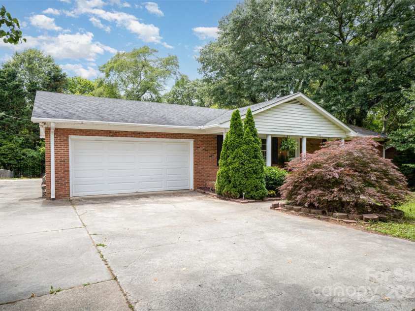 6300 Morehead Road, Harrisburg, NC 28075.  MLS# CAR4270263, YatesRealty ID 22921. 