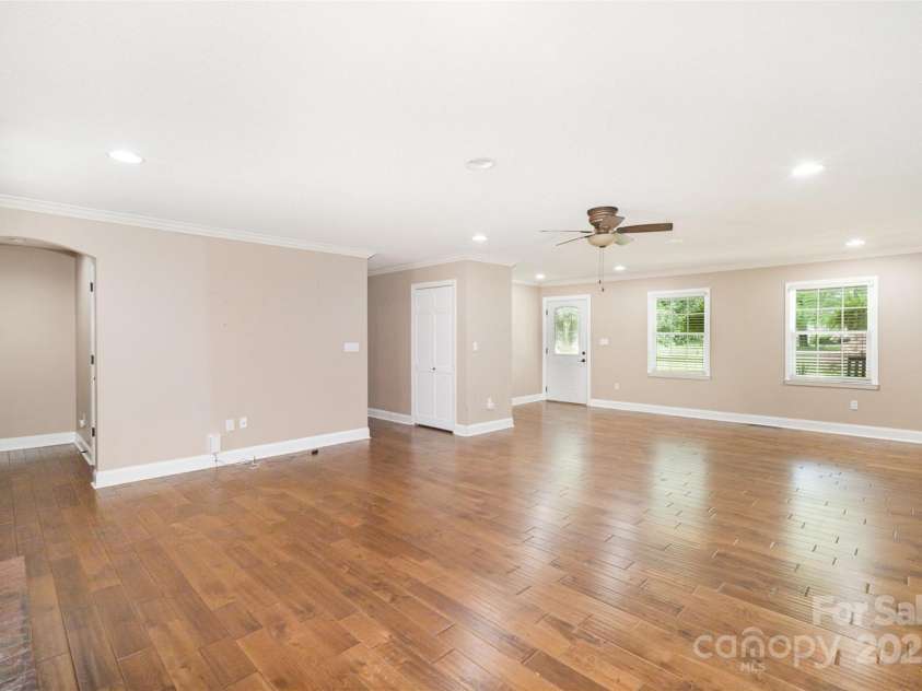 6300 Morehead Road, Harrisburg, NC 28075.  MLS# CAR4270263, YatesRealty ID 22921. 